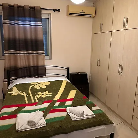 House * Messíni